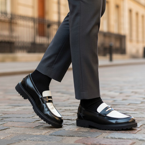 <h2>Black white Loafers </h2>